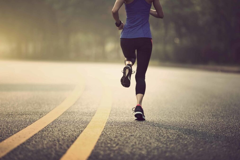 Faire du jogging pour perdre du poids sur le ventre et sur les côtés