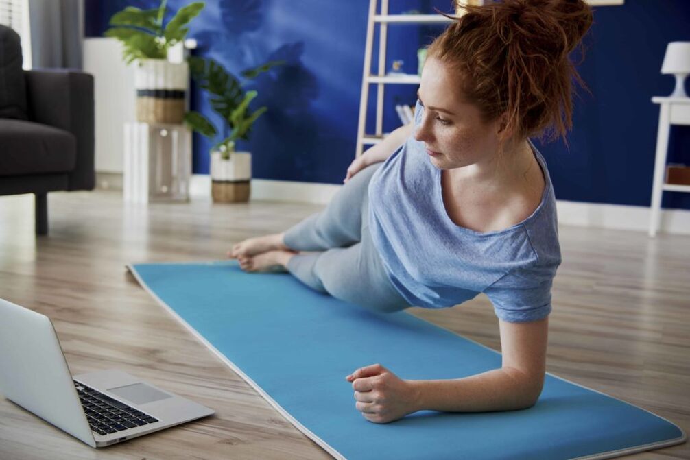 Stretch latéral pour affiner le ventre et les côtés
